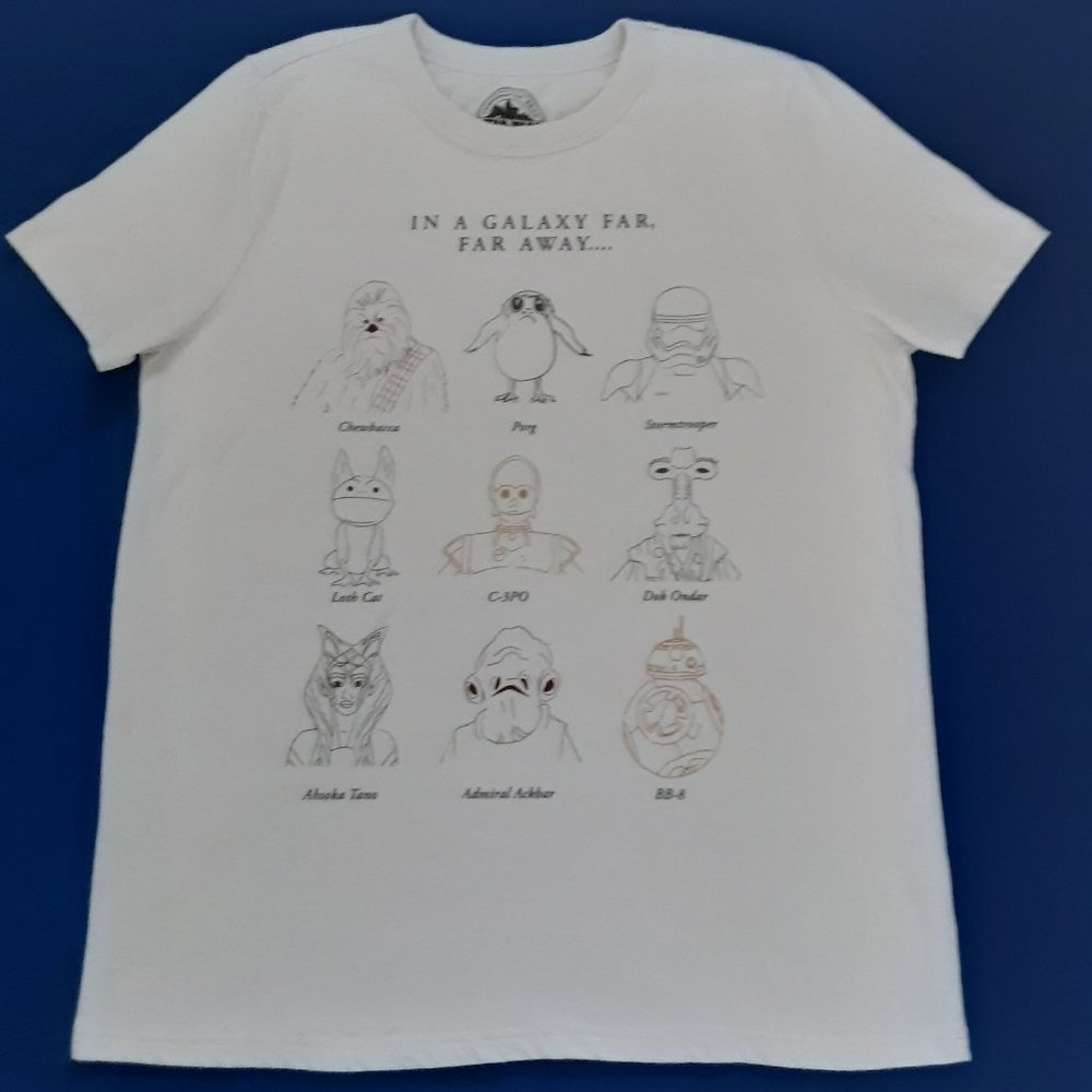 Star Wars Galaxy's Edge Disney Parks Tee Shirt..Size Small..Very Good Condition